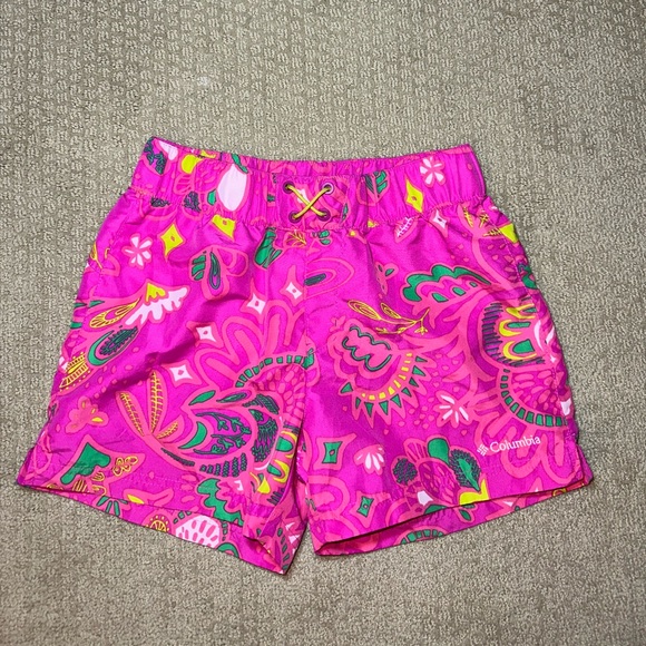 Columbia Sportswear Company Other - Columbia girls Omni-Shade shorts size 14/16 XL